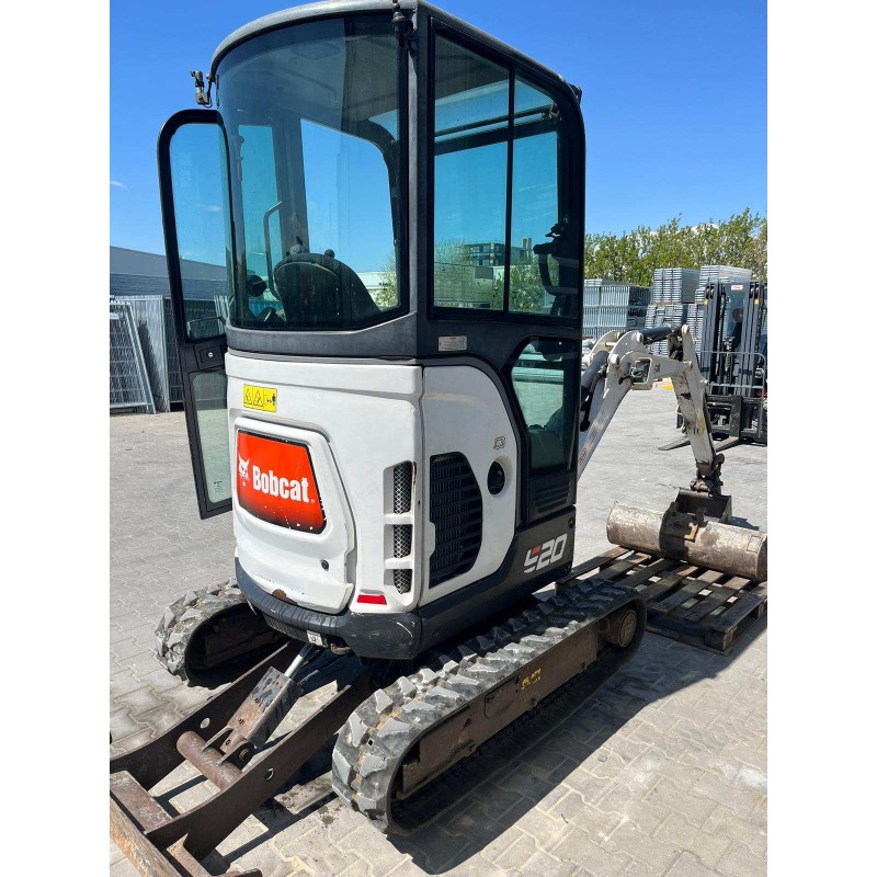 Мини багер Bobcat